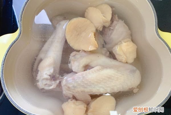 鲍鱼煲鸡怎么煲汤，鲍鱼鸡汤怎么煲汤好喝