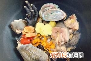 鲍鱼煲鸡怎么煲汤,鲍鱼鸡汤怎么煲汤好喝