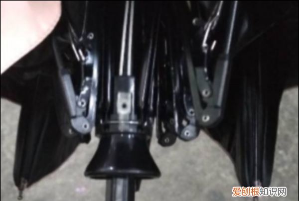 自动伞打不开怎么办，自动伞按钮按不动了怎么回事