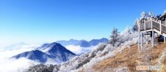 窗含西岭千秋雪的西岭指哪里