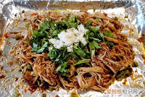 烤金针菇的调料怎么配，培根金针菇卷的自制调料怎么做