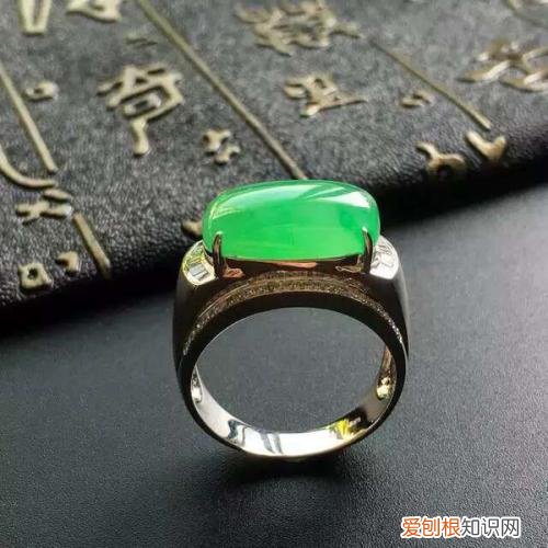 翡翠和玉的区别是什么哪一个更好？