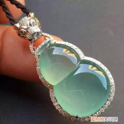 翡翠和玉的区别是什么哪一个更好？