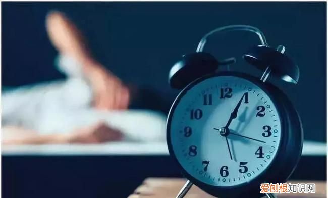 为什么总是凌晨三点醒，经常凌晨三四点醒来是什么原因引起的