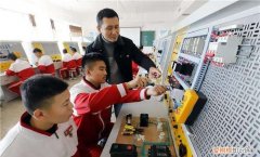 学电工有前途，不上学的孩子学电工有前途吗