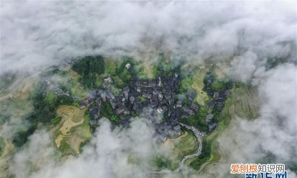 广西龙胜夏日龙脊景色迷人