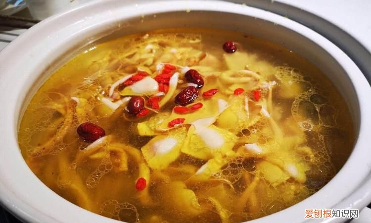 鱿鱼鸡汤的做法,鱿鱼煲鸡汤的做法窍门