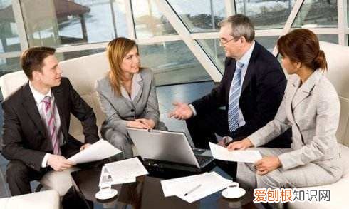 交谈有哪些技巧，与人交谈时的技巧有哪些