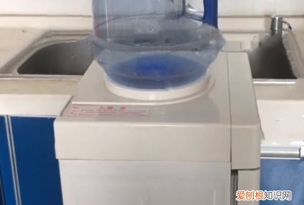 如何打开矿泉水瓶盖