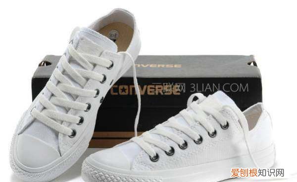 白帆布鞋怎么洗不发黄，白色帆布鞋发黄了怎么洗才会白一点