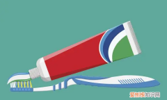 白帆布鞋怎么洗不发黄，白色帆布鞋发黄了怎么洗才会白一点