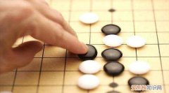 围棋真眼和假眼的区别，围棋至少有几个眼才能活棋