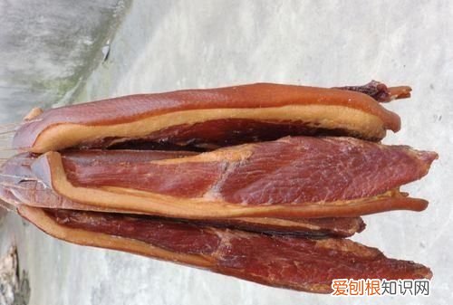 腊肉有点发霉能吃，腊肉发霉了还能吃吗 发霉腊肉的处理方法
