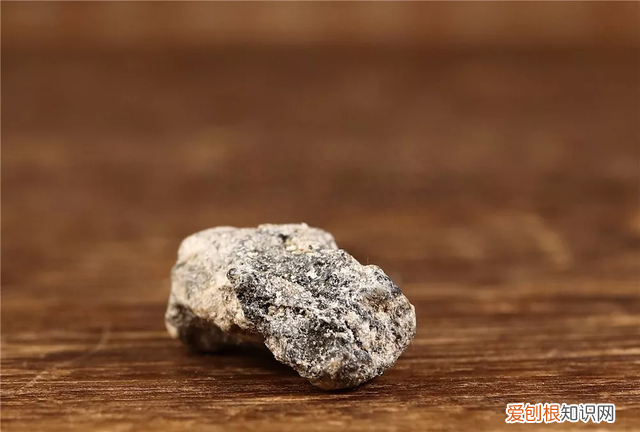 龙涎香是什么为何如此名贵,名贵香料龙涎香