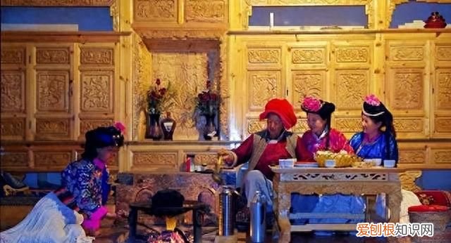 被称为东方女儿国的湖是哪个湖