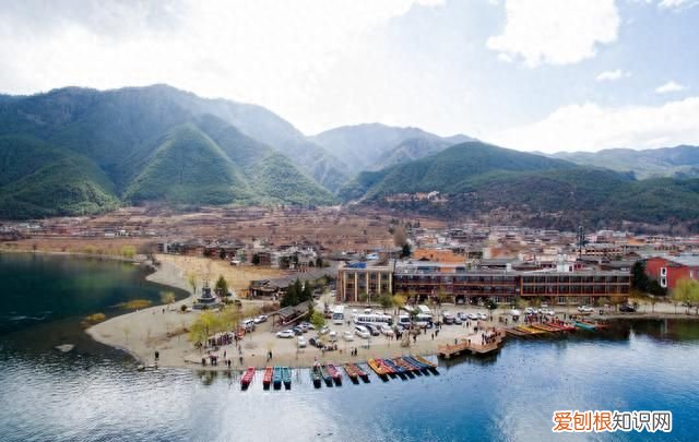 被称为东方女儿国的湖是哪个湖