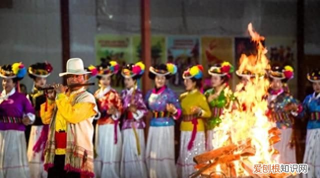 被称为东方女儿国的湖是哪个湖