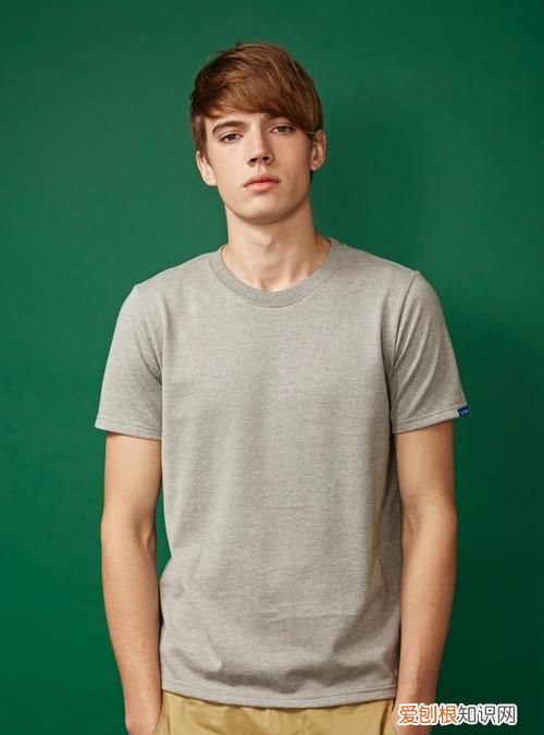 出汗后衣服麻了是什么原因,为什么一出汗衣服就起好多麻点的东西