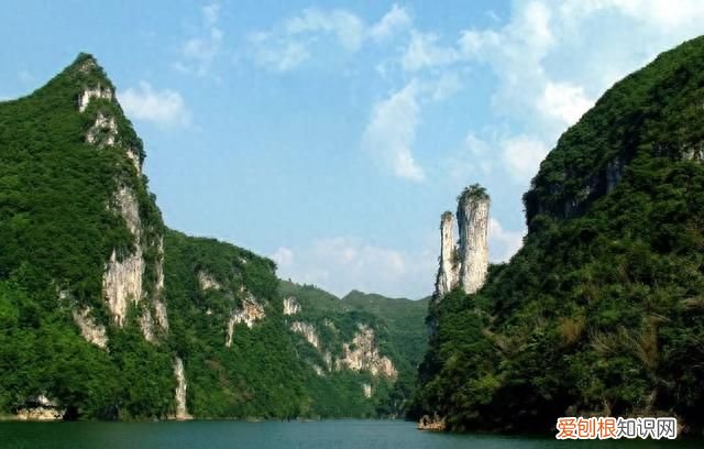 凤翥鸾翔的上联