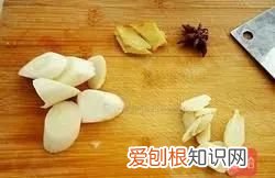 烧小鸡怎么烧好吃，包烧小鸡怎么烧好吃