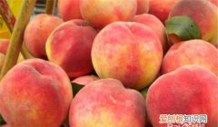 桃子中间核发霉能吃么，冰箱里桃子表面发霉了还能吃