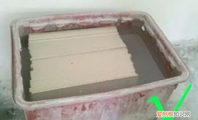 瓷砖会掉用什么方法最可靠 瓷砖泡水不充分脱落如何补救