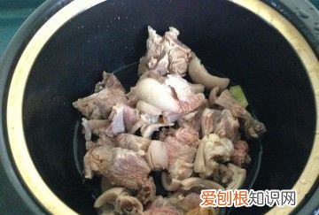 家常炖鸽子的做法