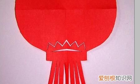 镂空灯笼的剪纸方法