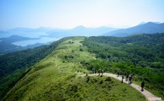 登山鞋哪个牌子质量好又实惠