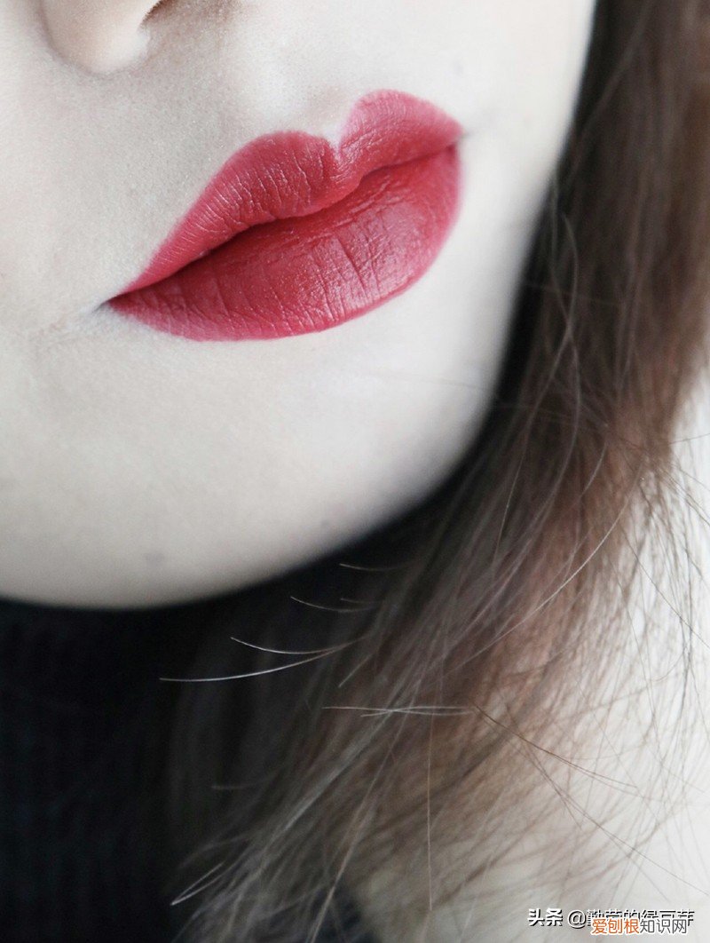 美宝莲粉饼好用吗