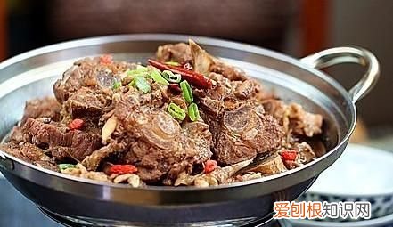 如何炖羊蝎子，火锅底料炖羊蝎子的家常做法