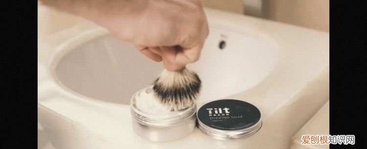 手动剃须刀怎么用