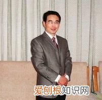 如何安装站立式广告牌