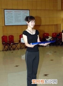 如何安装站立式广告牌