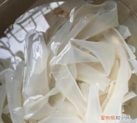 粉皮用冷水还是用热水浸泡?，绿豆粉皮用开水泡还是凉水泡