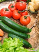 蔬菜店怎么保持蔬菜新鲜，菜店是怎样长期保存蔬菜的