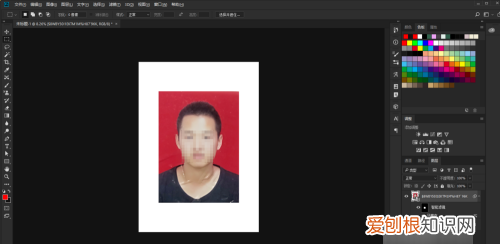 如何用ps换证件照背景颜色，ps如何换证件照背景颜色白色