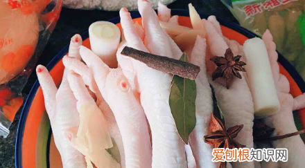 泡椒脱骨鸡爪的家常做法，泡椒鸡爪怎么做好吃又简单