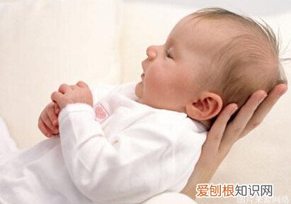 宝宝一直打嗝怎么回事