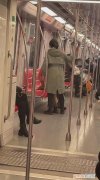 南京市男子地铁摸女生屁股被狂扇耳光