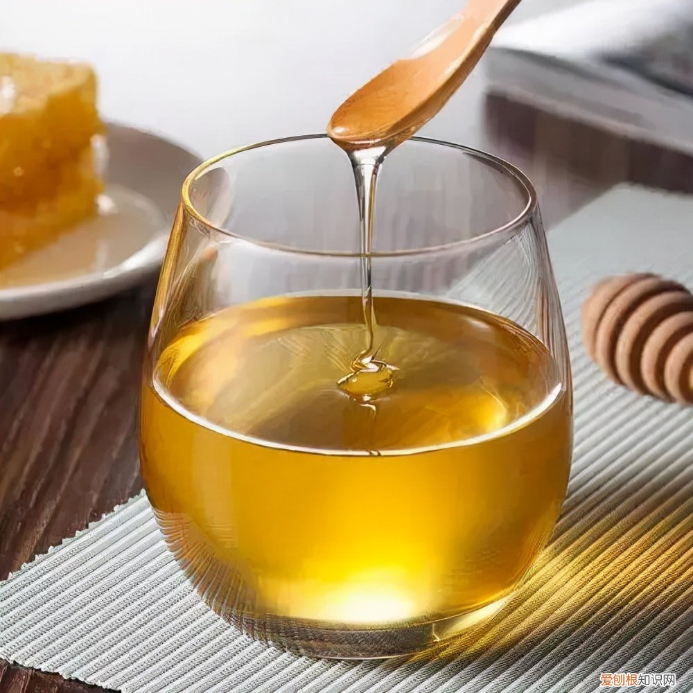 蜂蜜什么时候喝最好，效果最佳？最能美容养颜减肥瘦身？
