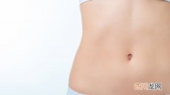 肚脐眼有臭味和分泌物是什么原因？肚脐眼里的黑块能抠吗？