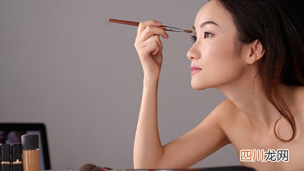 洗脸最适宜的温度是多少度？洗脸时按摩有什么作用？