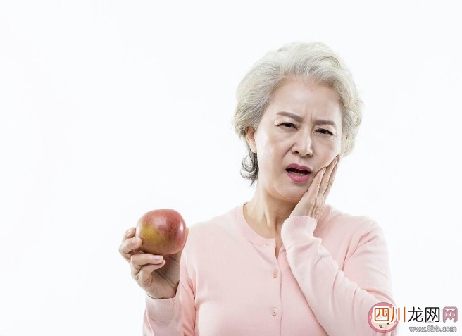 老了就掉牙吗 老年人错误的口腔健康观念有哪些