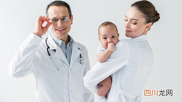 婴儿智力有8次飞跃时期？宝宝什么时候学会抓东西？