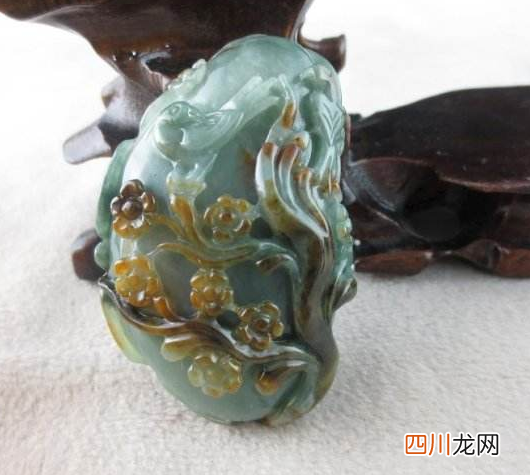 翡翠手把件选购注意事项 如何把玩翡翠手把件