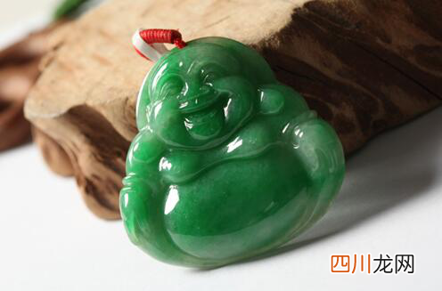 怎么鉴别翡翠笑佛的品相 佩戴翡翠笑佛需要注意些什么