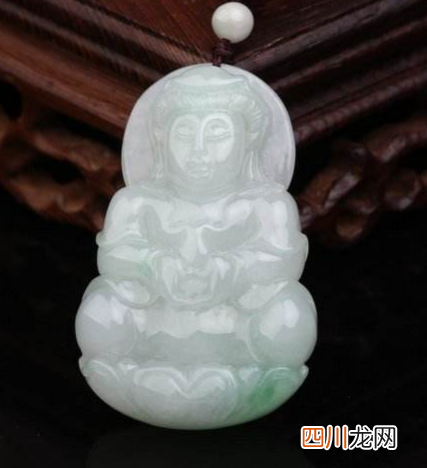 翡翠观音吊坠有多少类别和品种 翡翠观音吊坠选购技巧