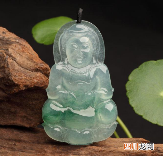 糯冰种翡翠观音吊坠市场价格是多少 怎样选购糯冰种翡翠观音吊坠