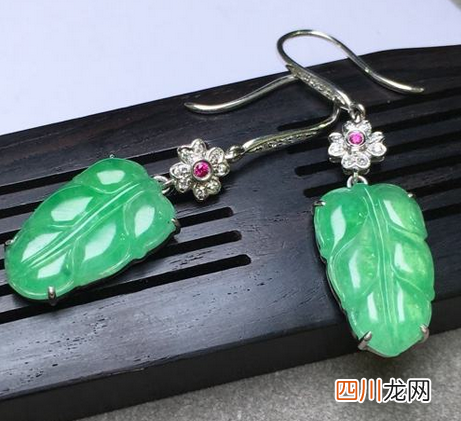 翡翠叶子耳饰寓意和特点 翡翠耳饰挑选指南